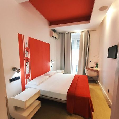 Hostal Santa Ana Colors มาดริด ภายนอก รูปภาพ