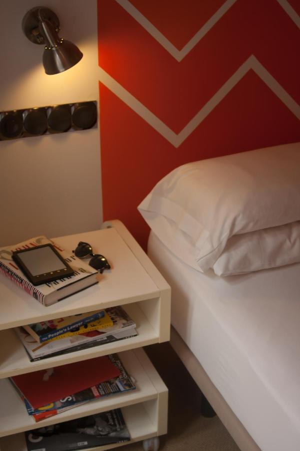 Hostal Santa Ana Colors มาดริด ภายนอก รูปภาพ
