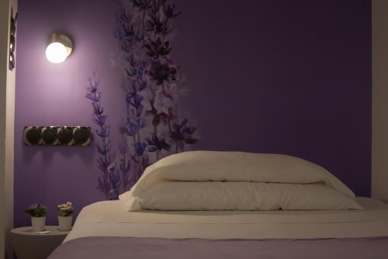 Hostal Santa Ana Colors มาดริด ภายนอก รูปภาพ